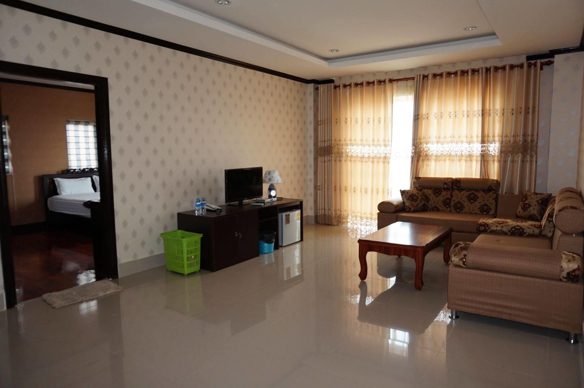 Douangchan Plaza Hotel Vientiane Exteriör bild